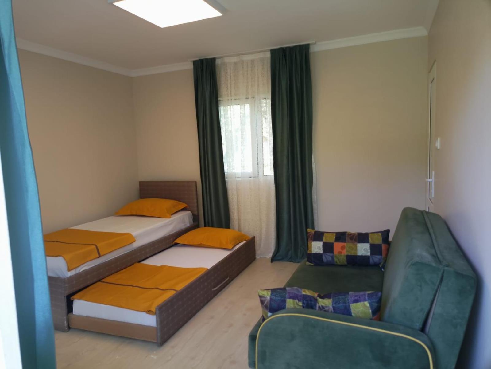 Cicek Evler Tatil Koeyue Hotel Armutlu ภายนอก รูปภาพ