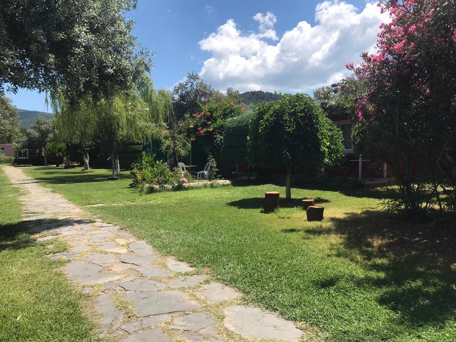 Cicek Evler Tatil Koeyue Hotel Armutlu ภายนอก รูปภาพ
